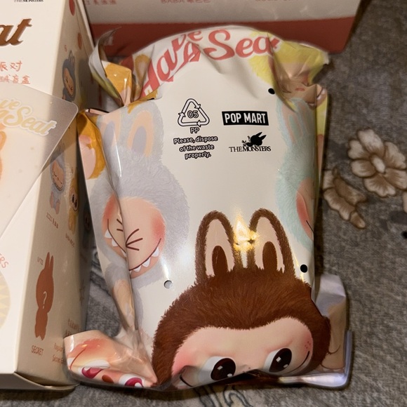 POP MART LABUBU ‘BABA’ - Picture 4 of 7